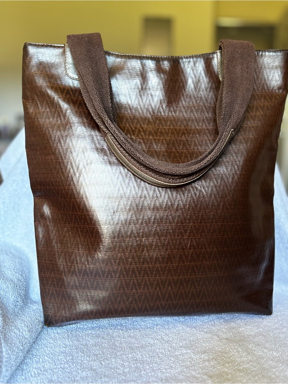 Mario Valentino Brown Tote Bag with Gold V Logo - Picture 3 of 5
